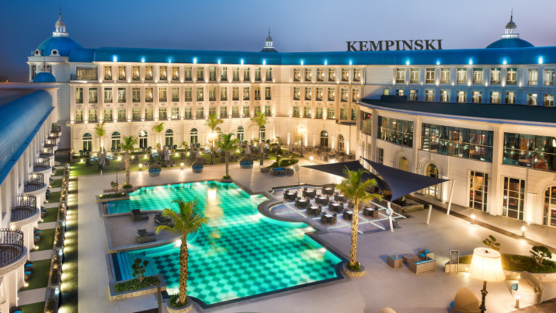 Futronix PFX dimmers operate the lighting in the courtyard of the Kempinski