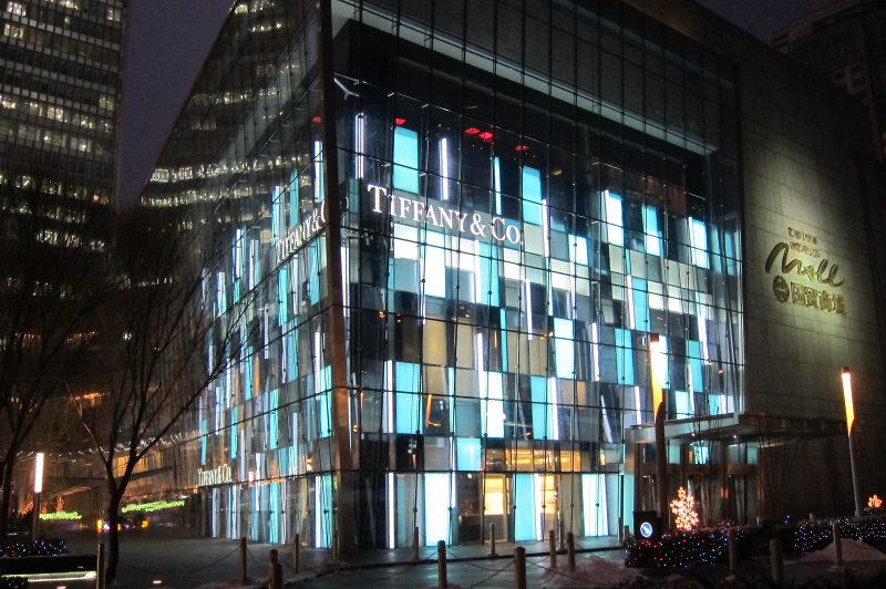 Futronix PFX lighting controller operates the lighting in the flagship Tiffany store.