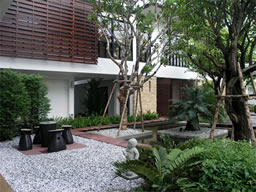 Home resort garden layout